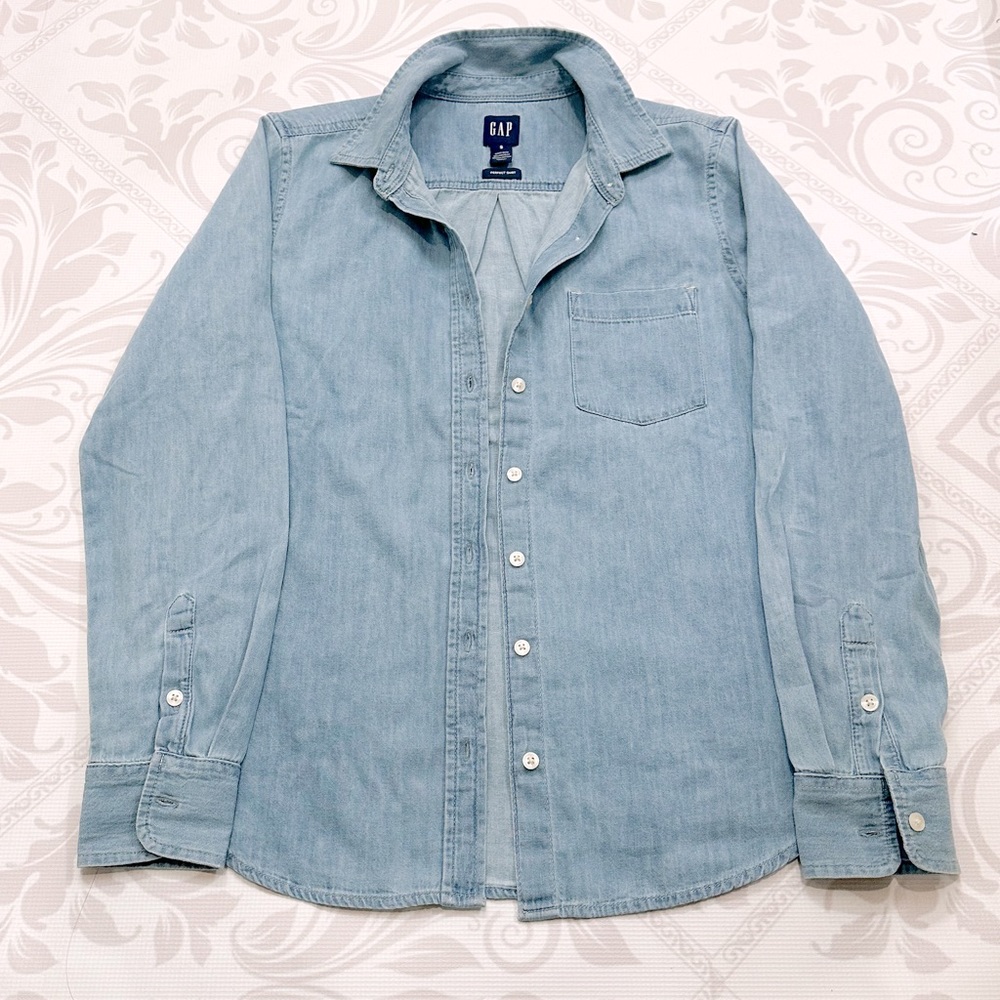 Gap Denim Button Shirt Small - image 2